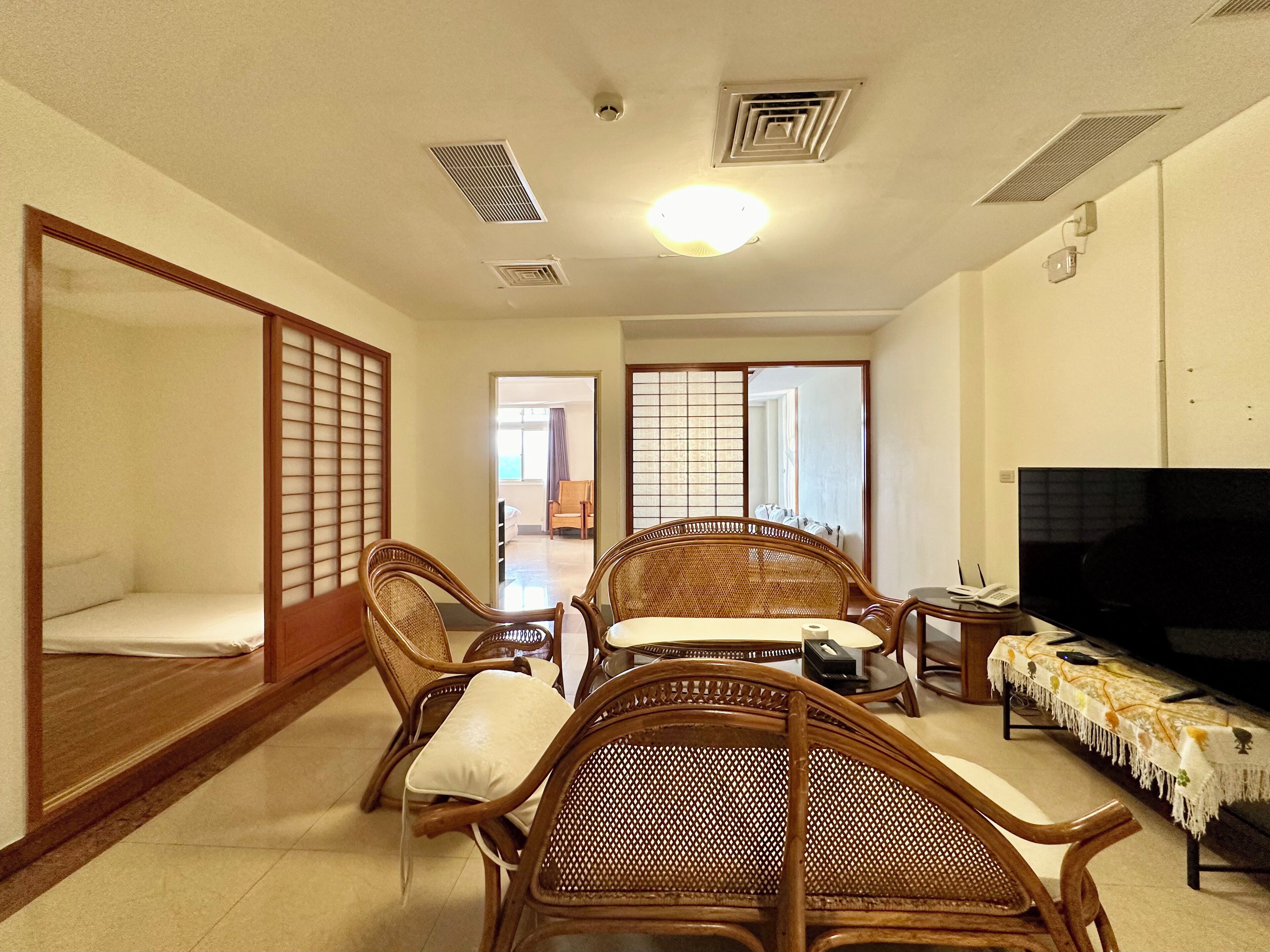 1 bedroom, premium bedding, down duvets, Select Comfort beds