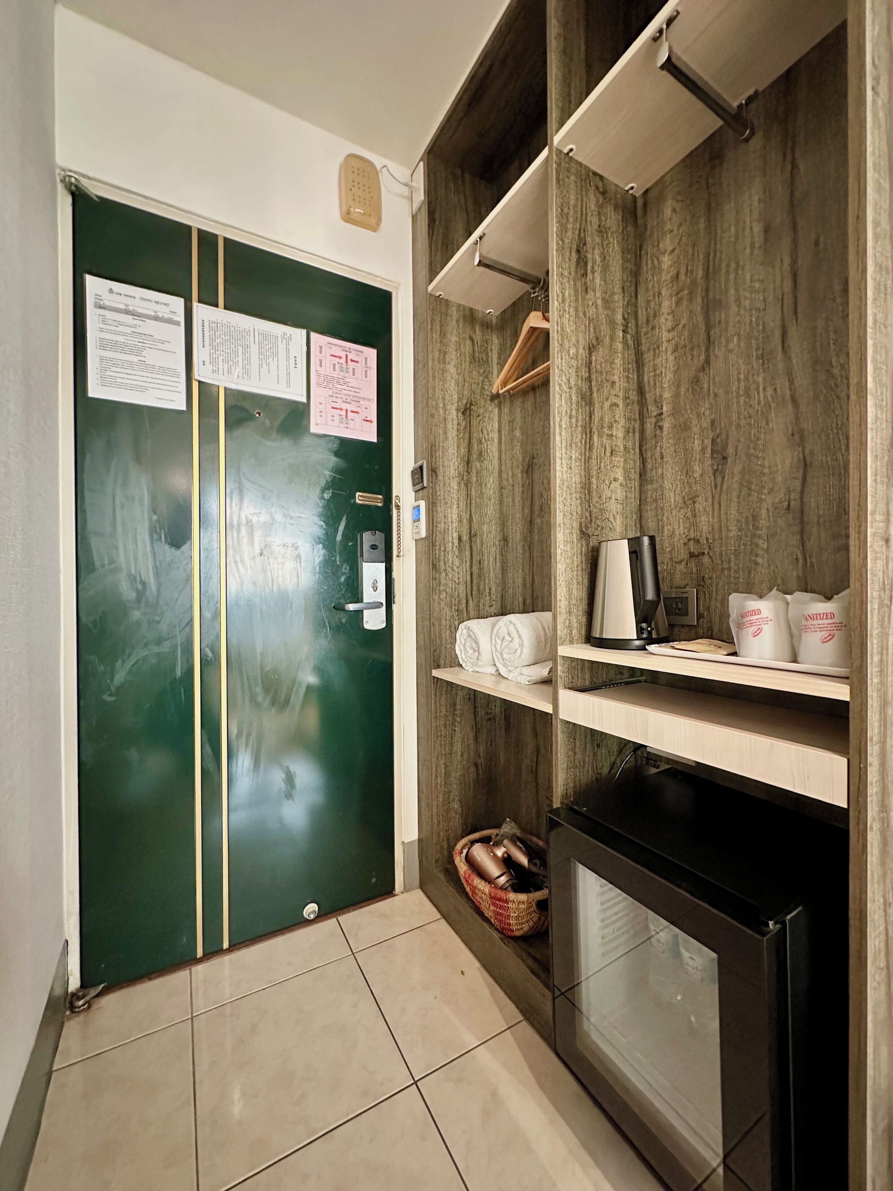 1 bedroom, premium bedding, down comforters, Select Comfort beds