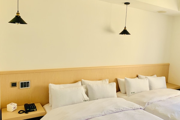 Superior Quadruple Room, Partial Lake View | 1 bedroom, premium bedding, down comforters, Select Comfort beds