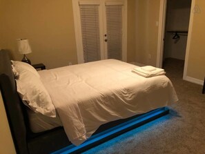 Ferienhaus, 3 Schlafzimmer, Nichtraucher | 3 Schlafzimmer, Bügeleisen/Bügelbrett, kostenloses WLAN, Bettwäsche
