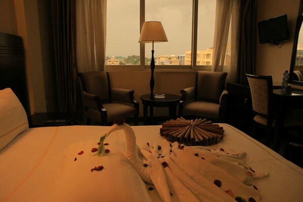 Deluxe Double Room, Smoking | In-room safe, desk, free WiFi - Alwaq Hotel (Bahir Dar)