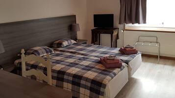 Bureau, chambres insonorisées, Wi-Fi gratuit