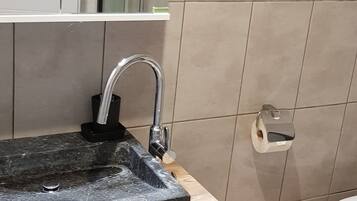 Quadruple Room, Multiple Beds | Bathroom | Shower, free toiletries, towels