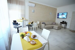 Free daily buffet breakfast  - Central Apartments (Crotone)