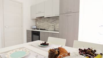 Deluxe Apartment, 1 Bedroom | Private kitchen