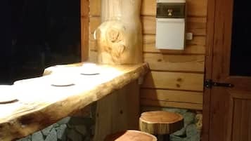 Cabin, 2 Bedrooms, Private Bathroom | Interior detail