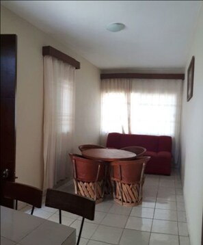 Basic Room, 1 Bedroom (8) | Living area