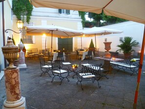 Studio, 1 Bedroom | Courtyard view - Villa San Gennariello B&B (Portici)