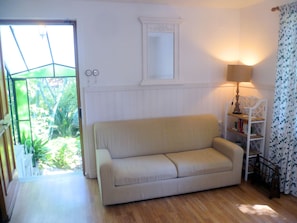 Apartment, 1 Bedroom | Desk, blackout drapes, soundproofing, cribs/infant beds