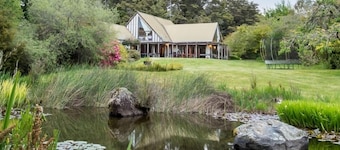 BEECH _TREE _LODGE- BEST PRICE !! SLEEPS 14 -PET FRIENDLY- BOOK NOW