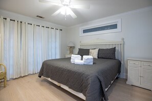 4 Schlafzimmer, Bügeleisen/Bügelbrett, kostenloses WLAN, Bettwäsche