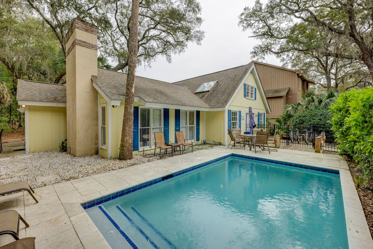 3 Night Hawk: 4th Row Beach Cottage. Private Pool, Free Bikes. Dogs OK, Fence