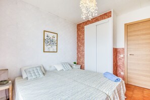 2 Schlafzimmer, Bügeleisen/Bügelbrett, WLAN