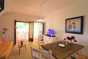 Dining - BYBLOS Empuriabrava (Empuriabrava)