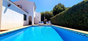 Pool - VILLA WITH POOL FENCED. FREE WIFI. AT 2 MIN. OF THE BEACH AND AT 5 OF THE CITY (Ciutadella de Menorca)