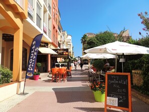 Outdoor dining - GRAN RESERVA MIMOSES 2 BJS C Empuriabrava (Empuriabrava)