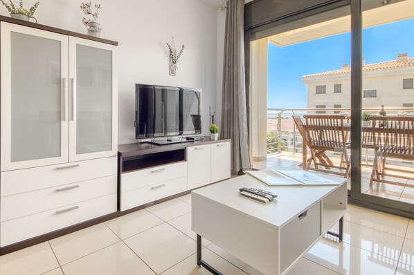 Interior - MILENI 2 1 3 1 Roses (Rosas / Roses)