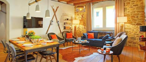 Tv, tv-spel, dvd-spelare och en stereo