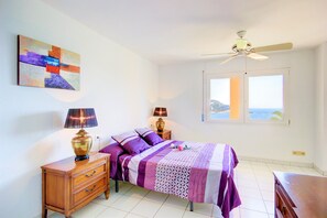 2 habitaciones y tabla de planchar con plancha 