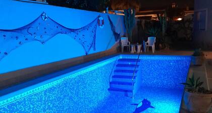 KOMFORTABLE VILLA, MIT POOL, GOLFPLATZNÄHE, ORTS-/STRANDNAH