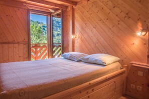 4 Schlafzimmer, Bügeleisen/Bügelbrett, kostenloses WLAN