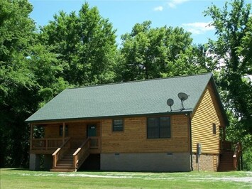 Front View of White River Get Away Cabin (#1)