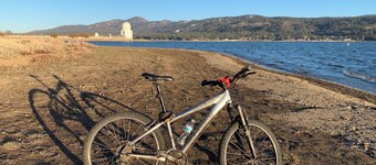 VERY COZY AND CHARMING 2 BDRM HSE PET FRIENDLY