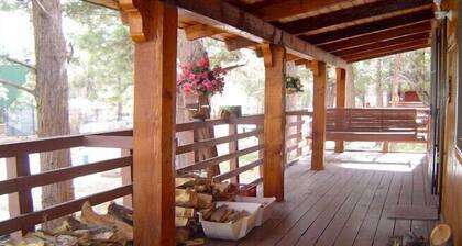 VERY COZY AND CHARMING 2 BDRM HSE PET FRIENDLY