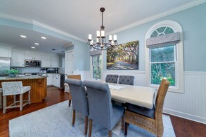 Dining - 3 BR/2.5 BA Family Friendly Villa! Golf Views! Amenities included! (Seabrook Island)