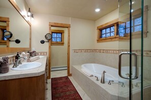 Towels - Chateau Belle | Luxury Mountain Retreat with Panoramic Views (Steamboat Springs)