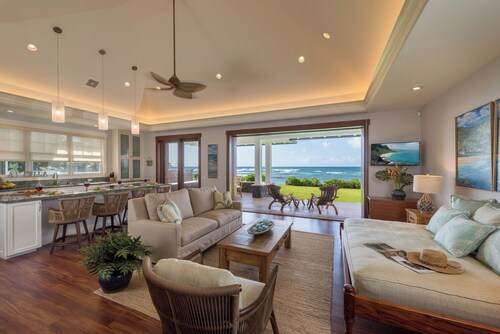 Suunnittelija kahden makuuhuoneen Suoraan Beachfront. AC | Gourmet-keittiö | yksityinen