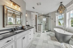 Hair dryer, towels - Stunning Waterfront home with Views, New Pool, Close to the Beach! - Salt Life (Bradenton Beach)