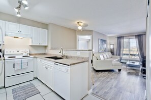 Private kitchen - Suite Digs Rivertwin (Calgary)