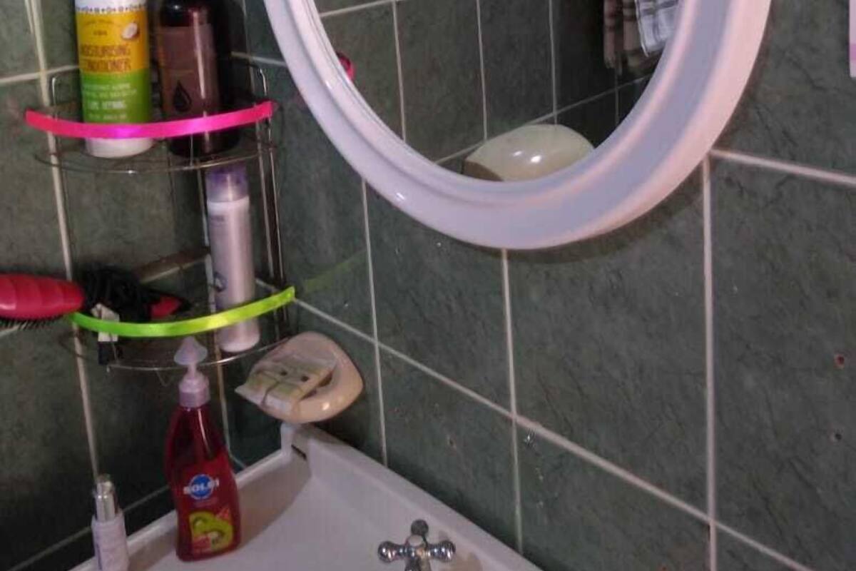 1 bedroom, iron/ironing board, free WiFi