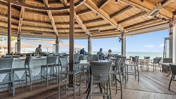 Bar (en la propiedad)