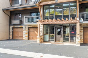 Exterior detail - Cozy 2-Bedroom Ground-Floor Condo at The Phoenix – Steps from the Slopes! (Steamboat Springs)