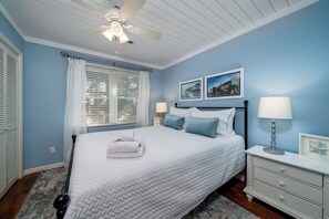 3 chambres, fer et planche à repasser, Wi-Fi gratuit, draps fournis