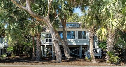 Beautiful Cottage! Extra Full Bath! Golf Views! Amenity access included