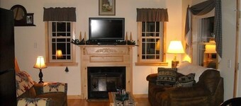 Lovely Amish Crafted Country Cabin in Wellsboro, Pennsylvania