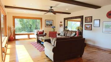 智能電視、 辦公室