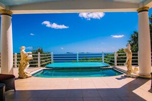 Outdoor pool - Camelot Villa (Bequia Island)