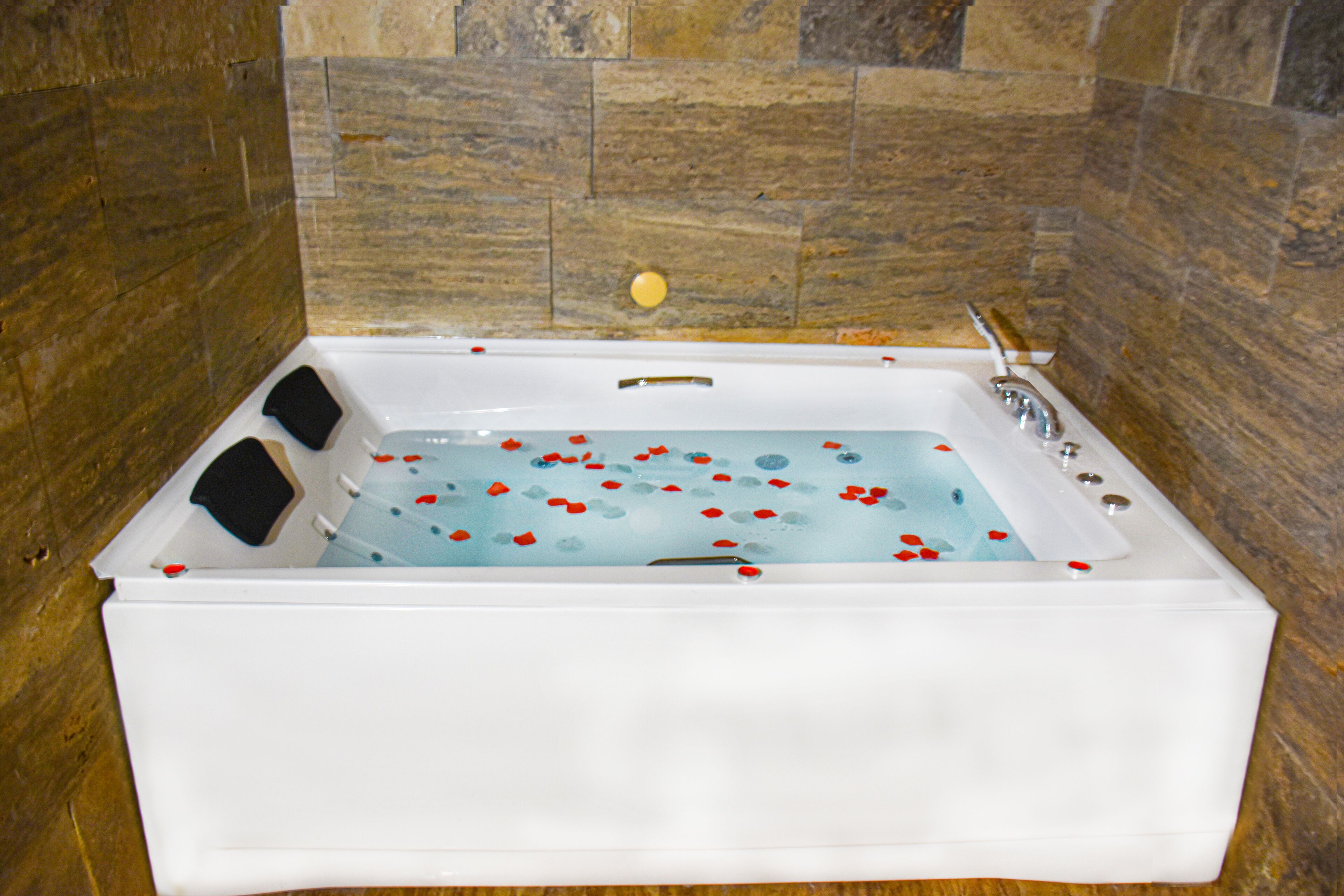 family suit-1 | jetted bathtub