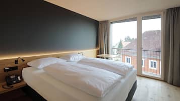 Classic Room | In-room safe, desk, soundproofing, rollaway beds