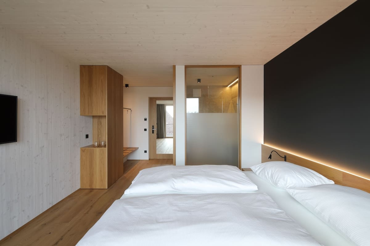 Classic Room | In-room safe, desk, soundproofing, rollaway beds