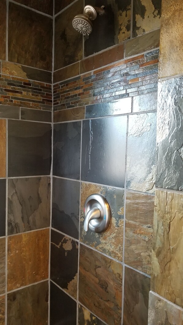 Cabin 5 | Bathroom shower - Bluff Gardens Cabins (Bluff)