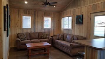 Cabin 4 | Living room | Flat-screen TV, heated floors