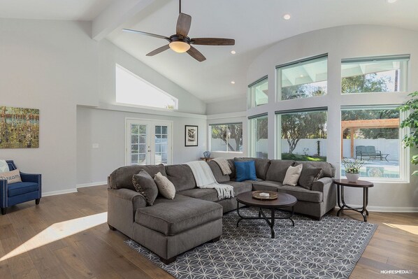 Luxury Villa, 5 Bedrooms, Non Smoking | Living area | Flat-screen TV - 5 Bedroom Home (Scottsdale)