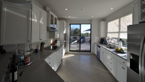 Unclassified image, 2 of 10, button - 3 Bedroom Condo (Scottsdale)
