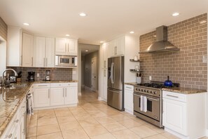 Casa, 4 camere da letto, non fumatori | Cucina privata | Frigorifero con congelatore, microonde, forno, piano cottura