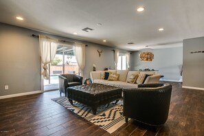 Villa, 6 Bedrooms, Non Smoking | Living area | Flat-screen TV - 6 Bedroom Old Town (Scottsdale)